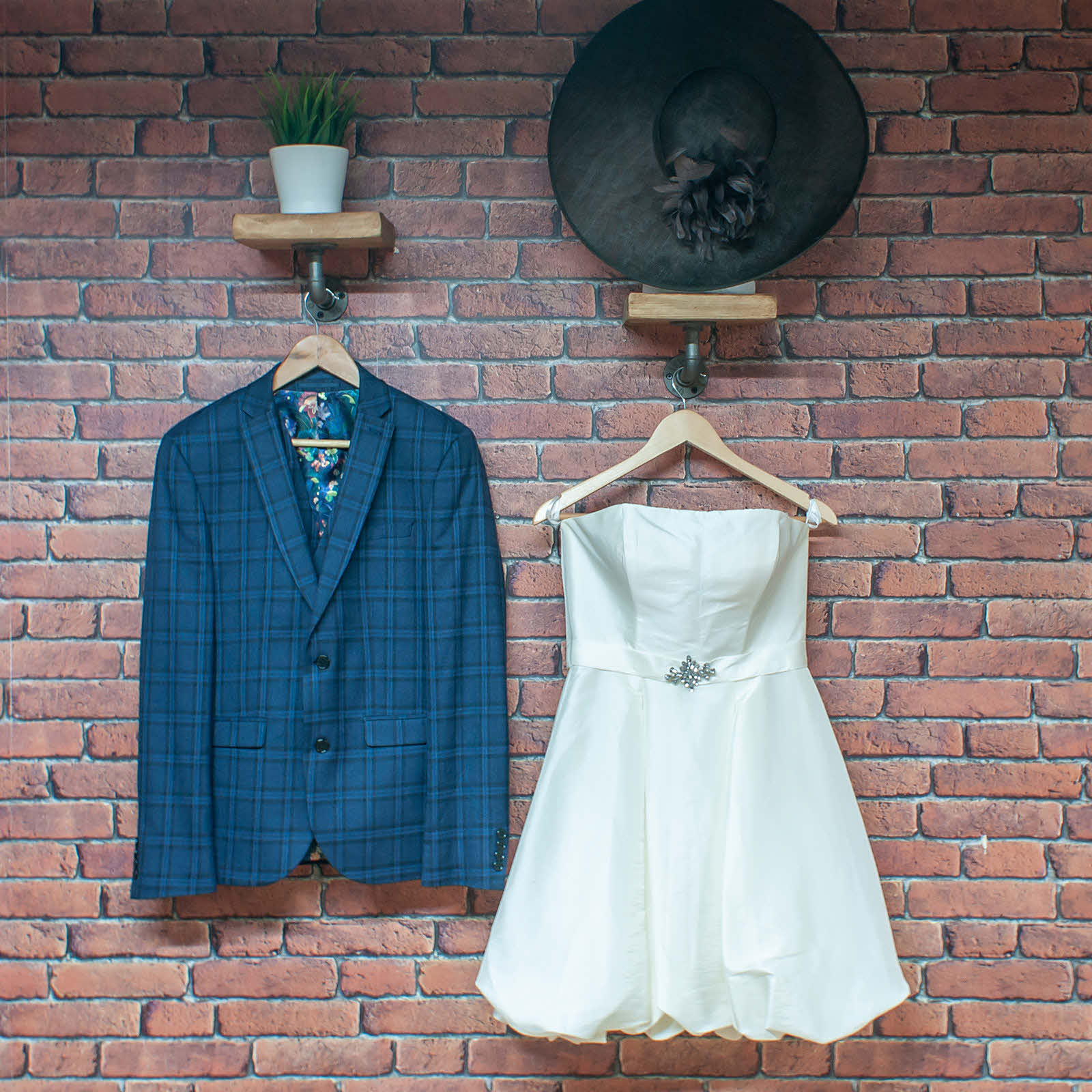 Scaffold Board Hanging Display - Rustic Solid Wood Shelf (SB/2/RB)