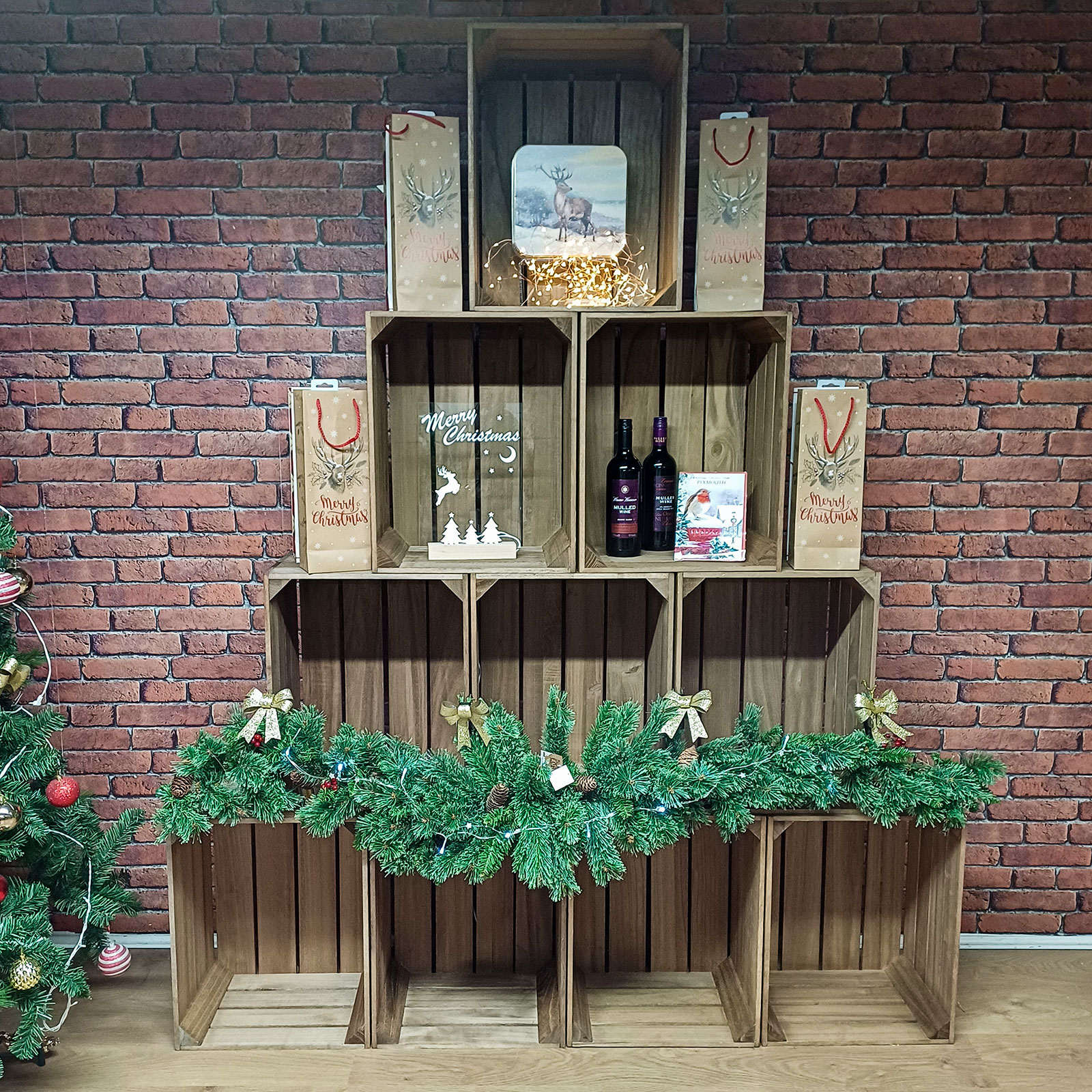 Crate Store - Large Christmas Tree Style Crate Display (CRATE/27)